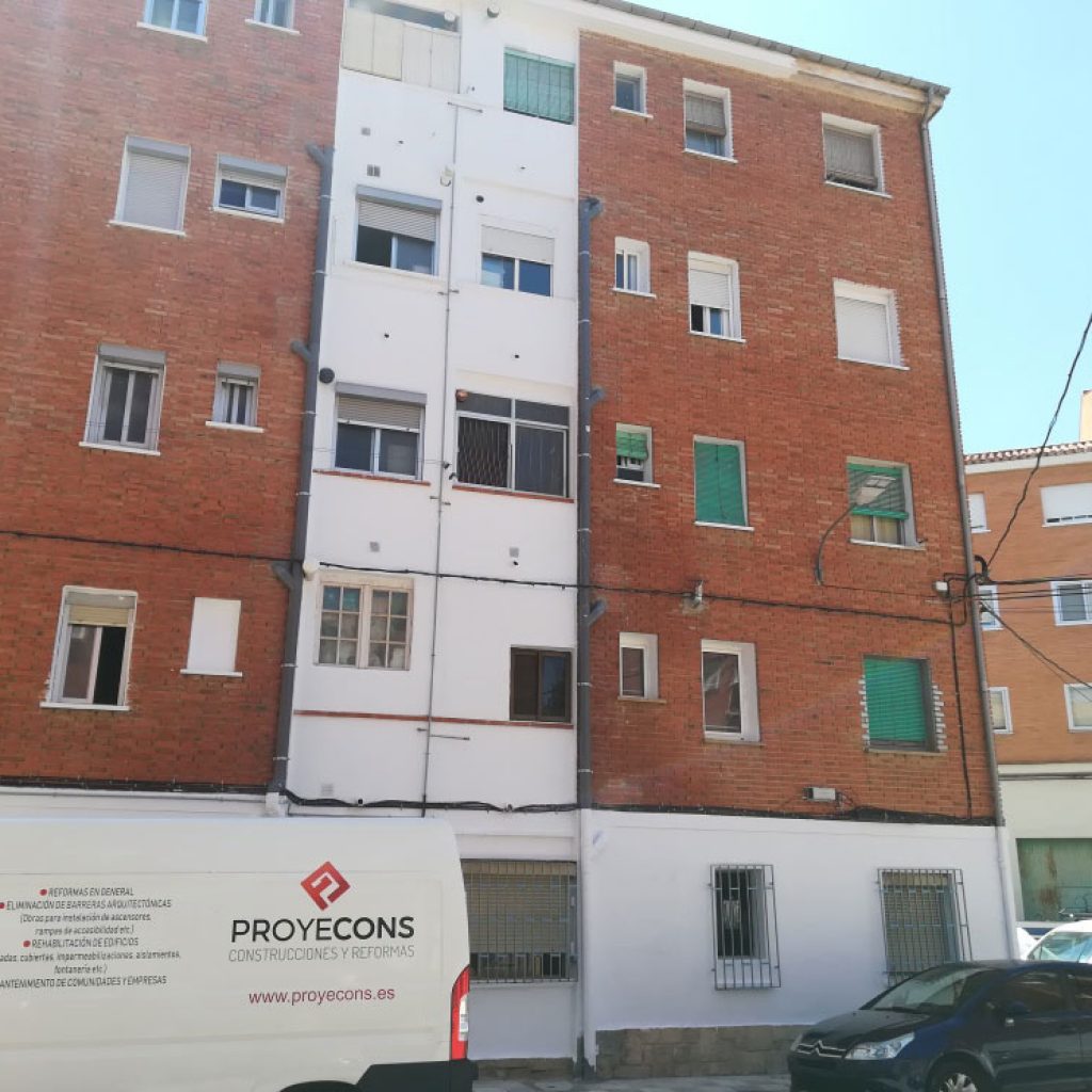 Rehabilitación de fachada y tubería en Albacete