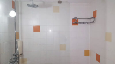Rehabilitación de juntas de baño en Hotel ByB